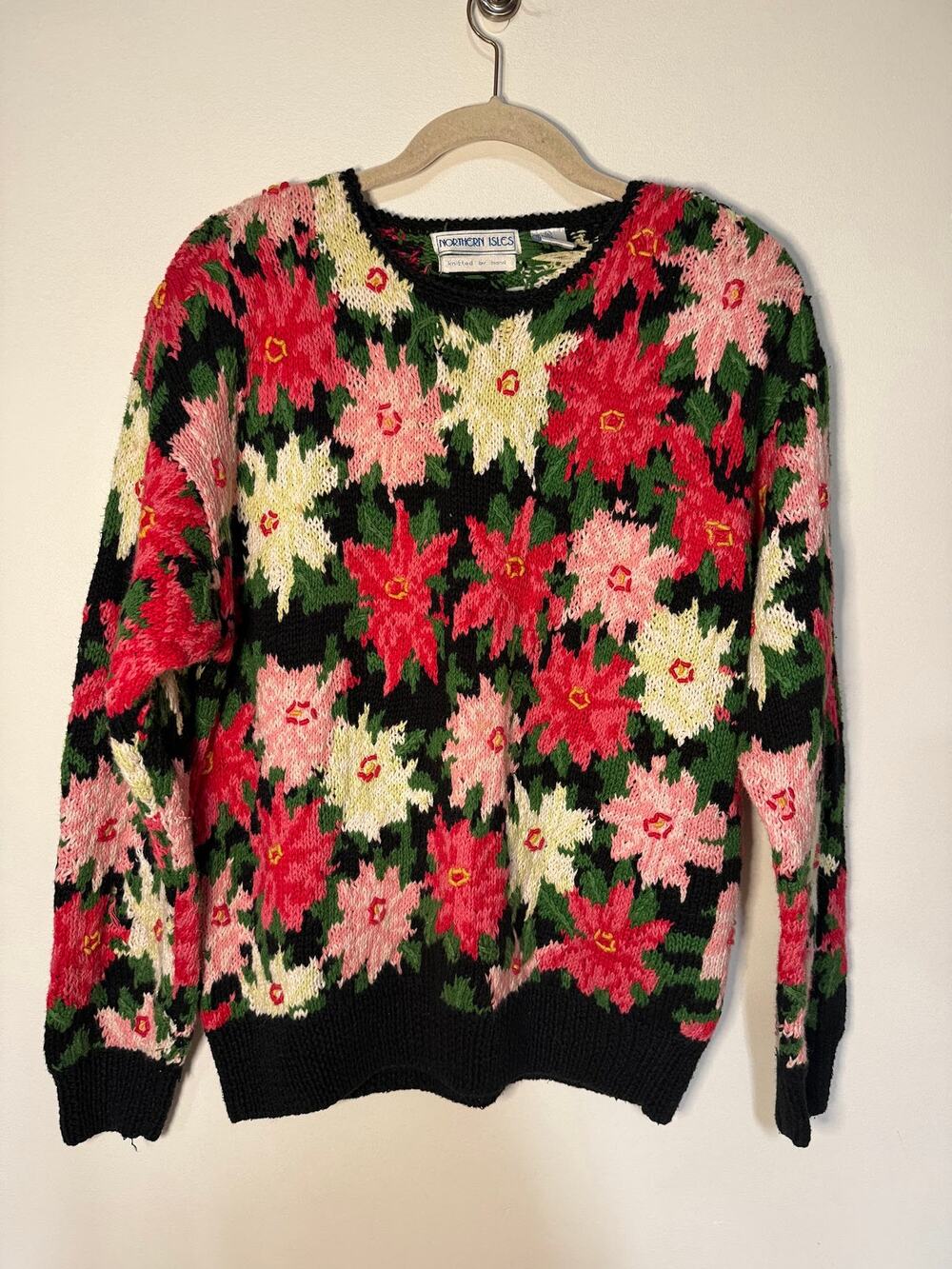 VTG Northern Isles Hand Knit Pink Red White Flower Pattern Floral Sweater Large